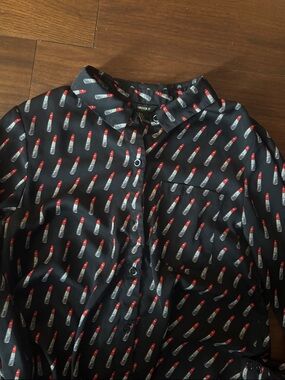 Forever 21 Satin Lipstick Pattern Button Up